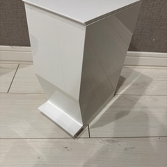 tower  ペダル式 ゴミ箱の画像