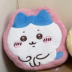 ハチワレ（ちいかわ）クッション