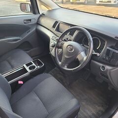 アイシス　プラタナリミテッド　H22後期　車検7/7　走行86000ｋ　両側パワースライド　純正ＨＤＤナビ＆フルセグTV　カラーバックカメラ　ＥＴＣ　純正エアロ＆16ＡＷ　キセノン＆フォグ　7人乗りの画像