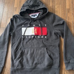 TOMMYパーカー