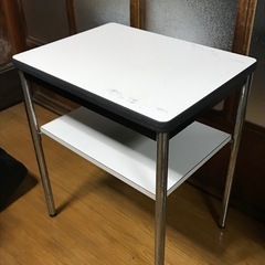 事務作業台の画像