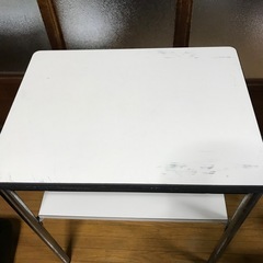 事務作業台の画像
