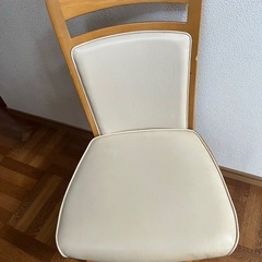 【元値20万】机・椅子4つセットの画像