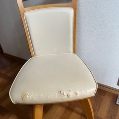 【元値20万】机・椅子4つセットの画像