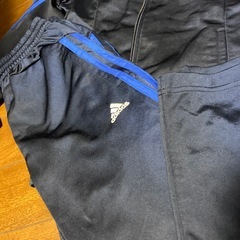 adidasジャージ150の画像