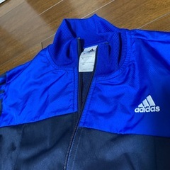 adidasジャージ150の画像