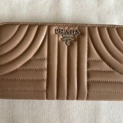 PRADA長財布