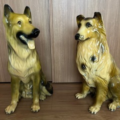 室内インテリア(犬置物2体)