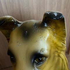 室内インテリア(犬置物2体)の画像