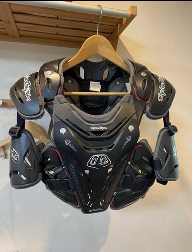 ☆トロイリーデザイン チェスト プロテクター サイズM☆