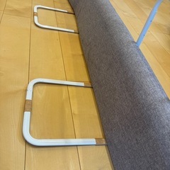 【文京区引き取り限定
】シンプルなデザインのグレーの背もたれの画像
