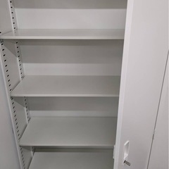✨激安価格✨キャビネット 鍵付き‼️の画像