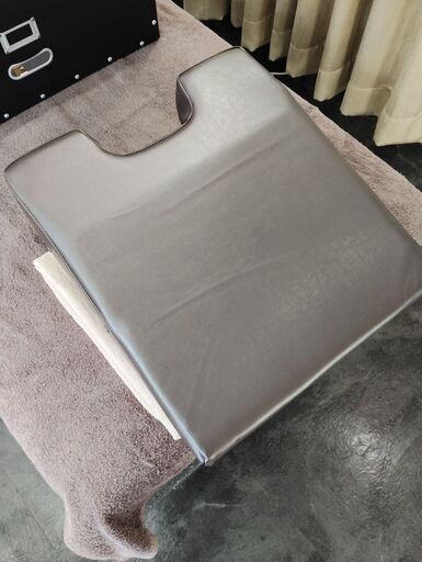 胸当て（うつぶせ寝用胸枕）