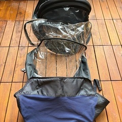 【サンシェード•レインカバー付】パナソニックギュットクルーム✕コンビ　フロントチャイルドシートの画像