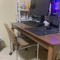 テーブルと椅子と本棚セット
