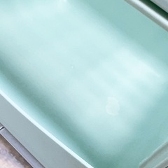 【最終値下げ】哺乳瓶5本　消毒ケース２種　離乳食皿　溢れ防止コップ　おまけ付き　　の画像