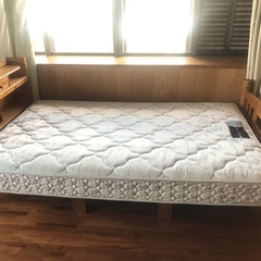 フランスベッドのセミダブルです。
