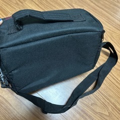 黒いバッグの画像