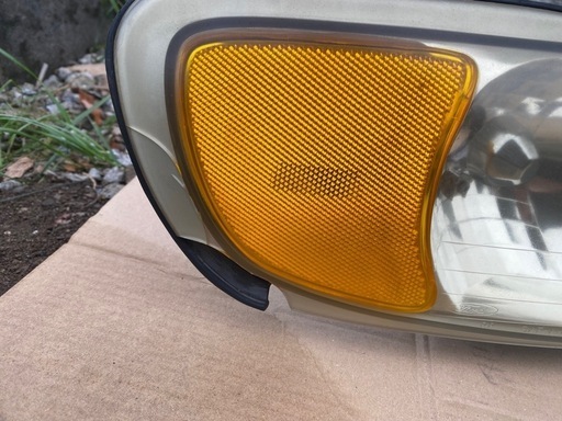 リンカーン　タウンカー　純正ヘッドライト