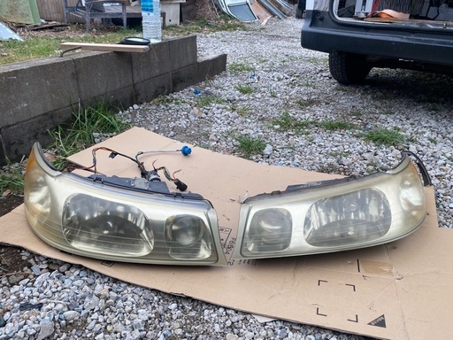 リンカーン　タウンカー　純正ヘッドライト