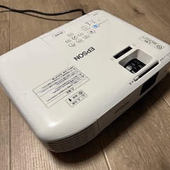 値下げ！エプソン　プロジェクター　EB-W05の画像