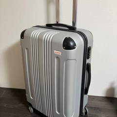 スーツケース