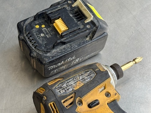 A414◇マキタ◇インパクトドライバ◇18V◇打撃調整◇充電器付◇TD172D