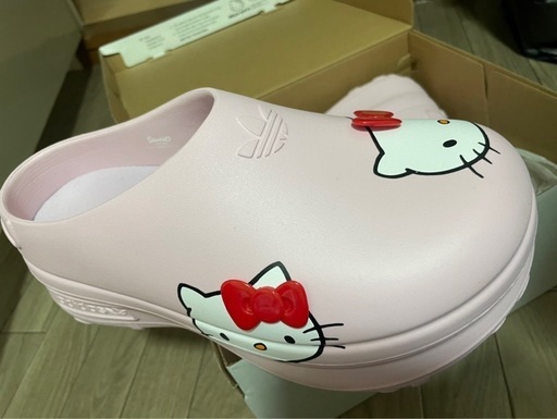 adidasキティーちゃんコラボ