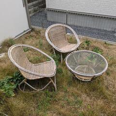籐家具　テーブルセット　金曜処分予定の画像