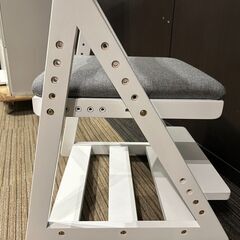 ▼値下げ▼【展示品・未使用品】学習椅子 天然木 昇降タイプ 参考価格12,990 円💳自社配送時🌟代引き可💳※現金、クレジット、スマホ決済対応※の画像