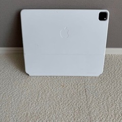 【大幅値引き可】iPadPro12.9インチ第6世代wifi+セルラー+USキーボードの画像