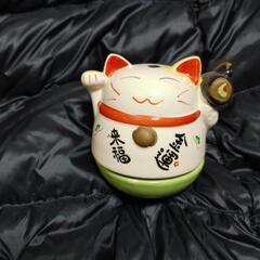 まねきねこがゴロンゴロン 高さ9cm 幅9cm