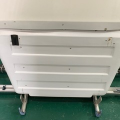 キャンピングカー用リアボックスの画像