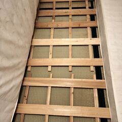 クイーンサイズベッドの画像