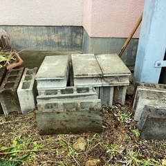 コンクリートブロック　　レンガ