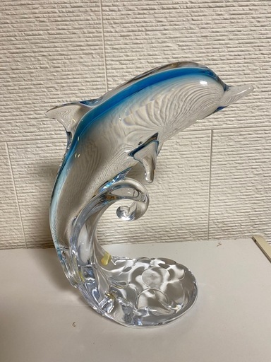 ガラスのイルカ