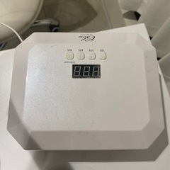 ネイル　LED/UVライト　数種類有の画像
