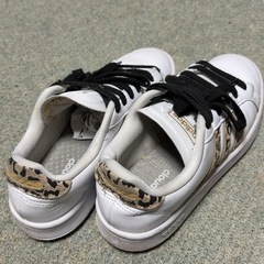 adidas アディダス スニーカー 23cm ヒョウ柄 ホワイトの画像