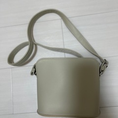 取引中　UNIQLOショルダーバッグ