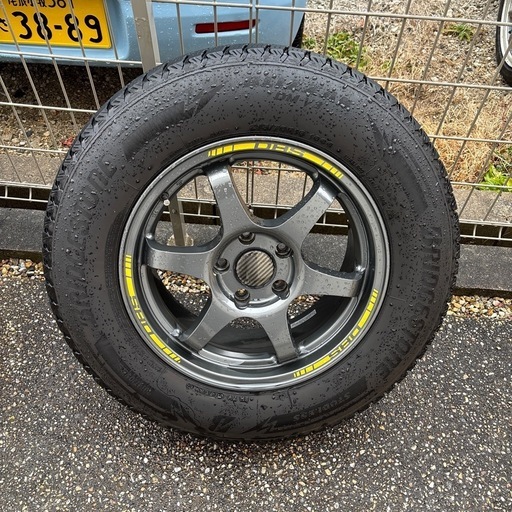 ブリヂストン DHS ダウンヒルスペシャル　215/70r16 スタッドレス　DM-V３　バリ山　2020