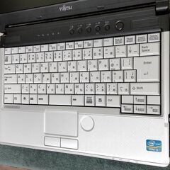 🚨緊急値引き！🌟超特価🌟 👌動作良好👌【整備済み】💗保証付き💕光速☆彡小型ノートパソコン FUJITSU LIFEBOOK S761/D N0.e14 の画像