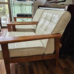 椅子2つセットの画像