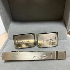 ネクタイピン　カフス　セット　シルバーカラー