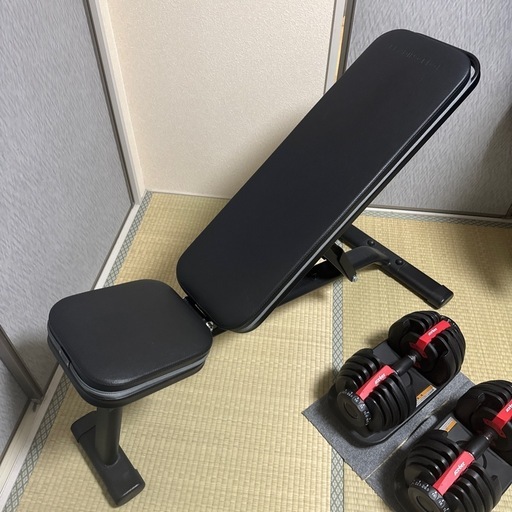 可変式ダンベルとベンチ