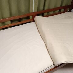 シングルベッドフレーム　マットレス付きの画像