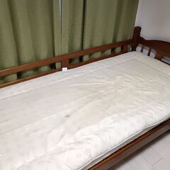 シングルベッドフレーム　マットレス付きの画像