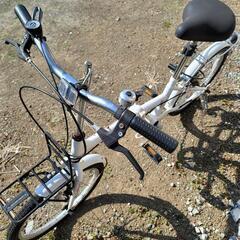 折りたたみ自転車の画像