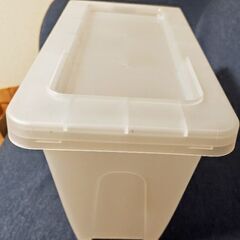 衣装ケースの画像