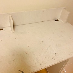 シンプル学習机おためしで置いてみては（椅子おまけ）の画像