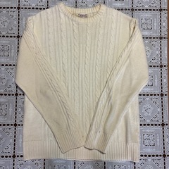 NAVAL ケーブル編みクルーネックセーター クリーム色の画像